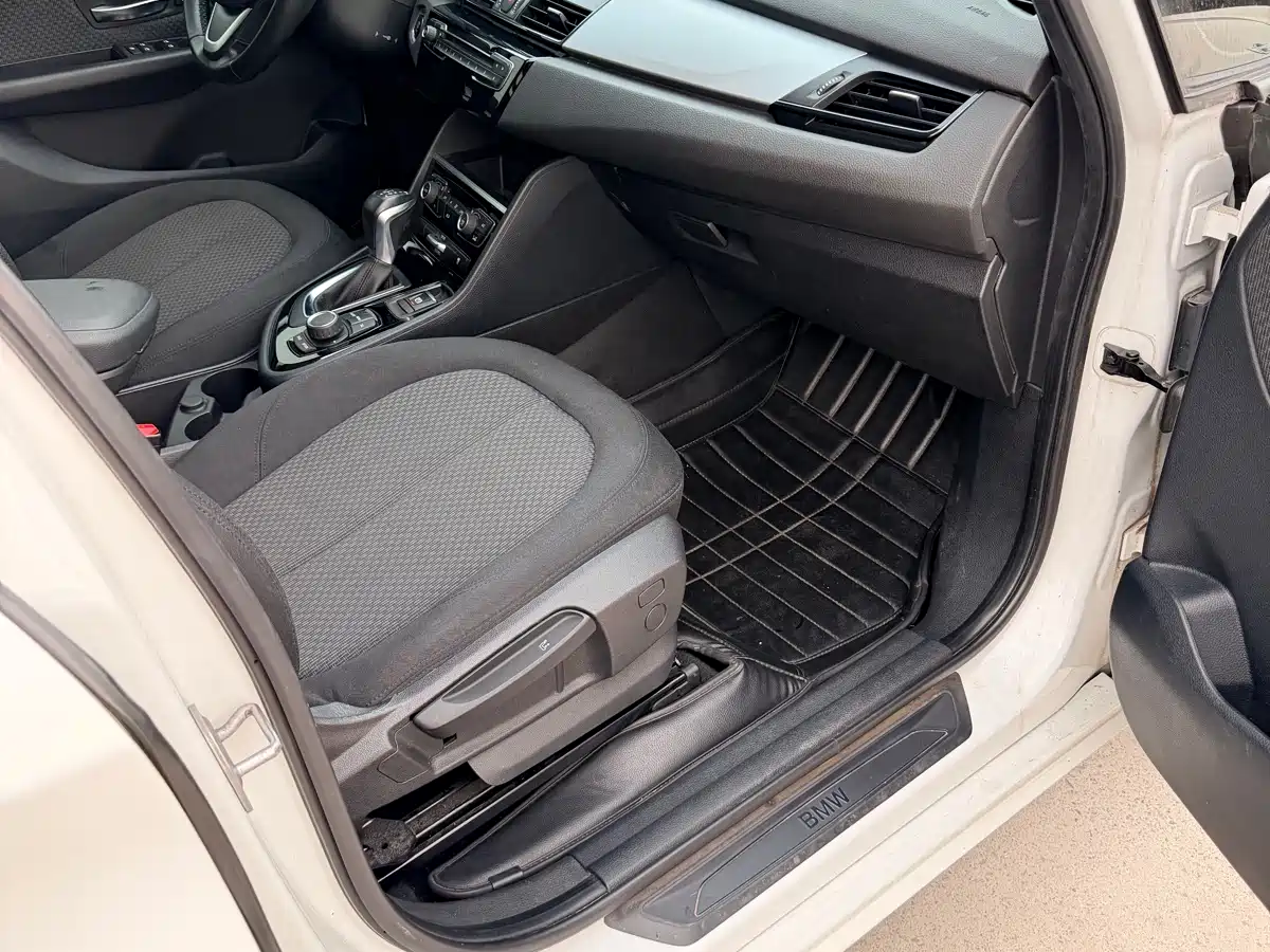 BMW 2 Series Gran Tourer 2015 218i Leading фото 8