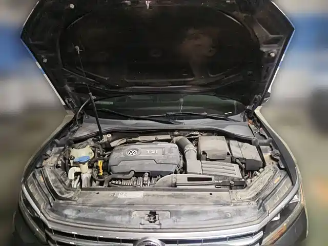 Volkswagen Passat 2017 330TSI DSG Luxury — фото 3