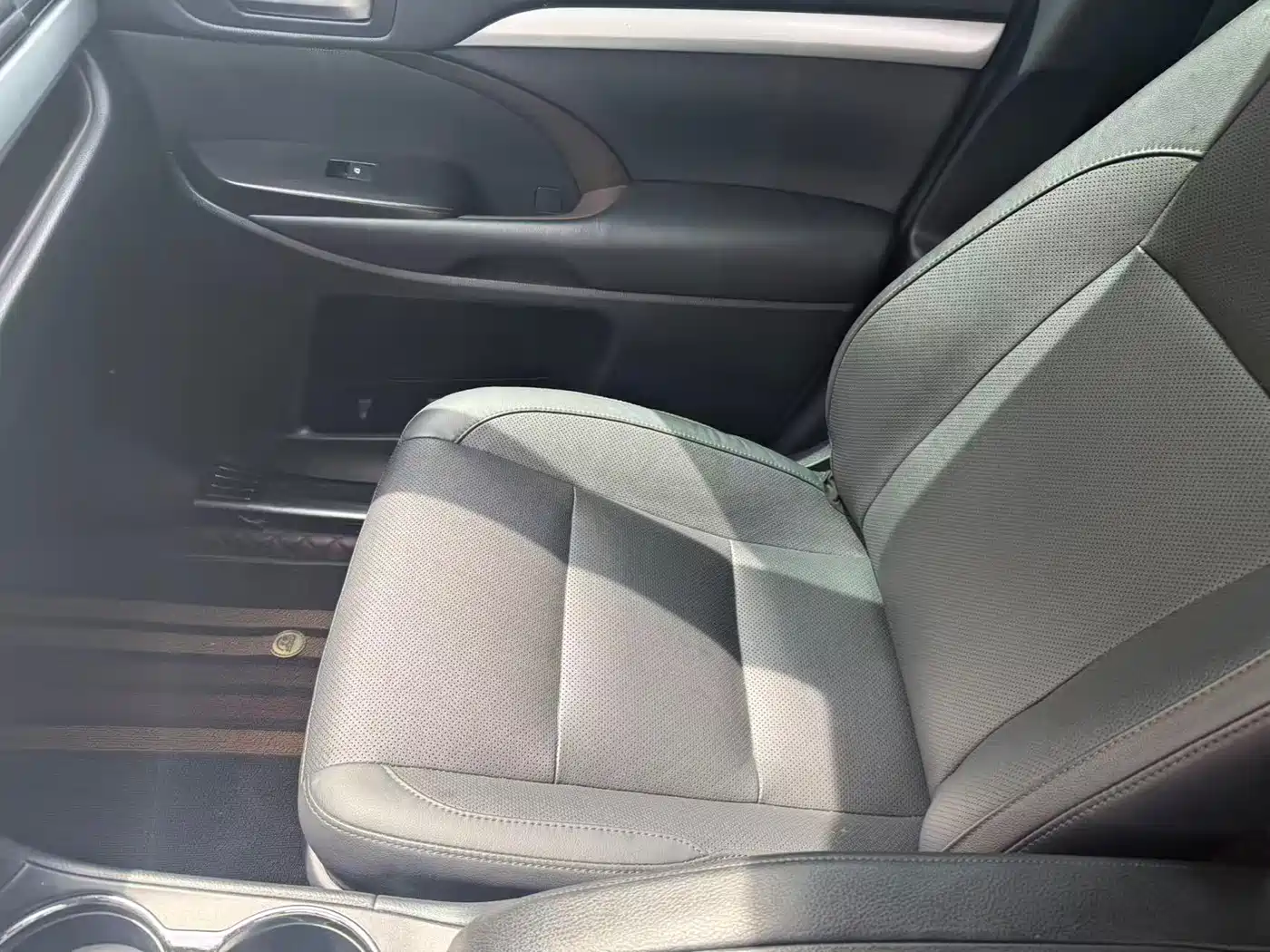 Toyota Highlander 2018 2.0T 4WD Premium 7-seater China VI фото 10