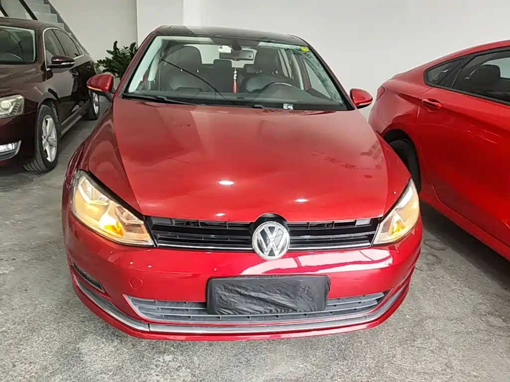 Photo 3 - Volkswagen Golf