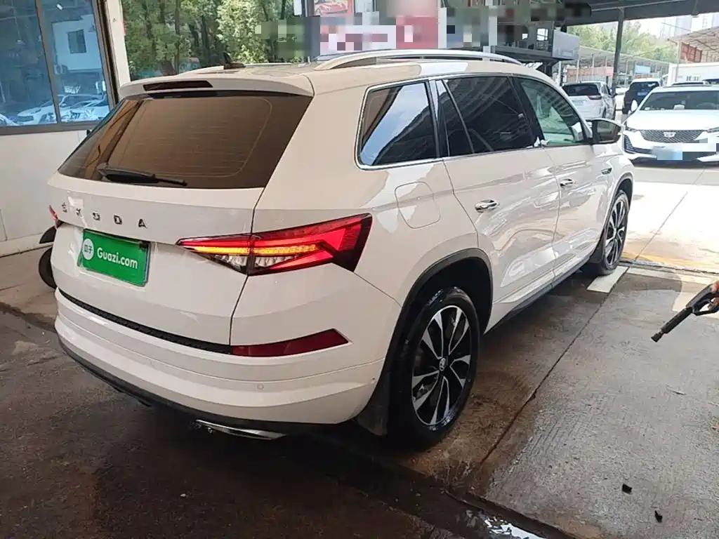 Škoda Kodiaq 2023 2022 Facelift TSI330 7-seat FWD Luxury Edition
