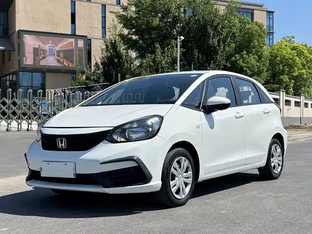 Honda Fit 1.5L CVT, Модный комфорт