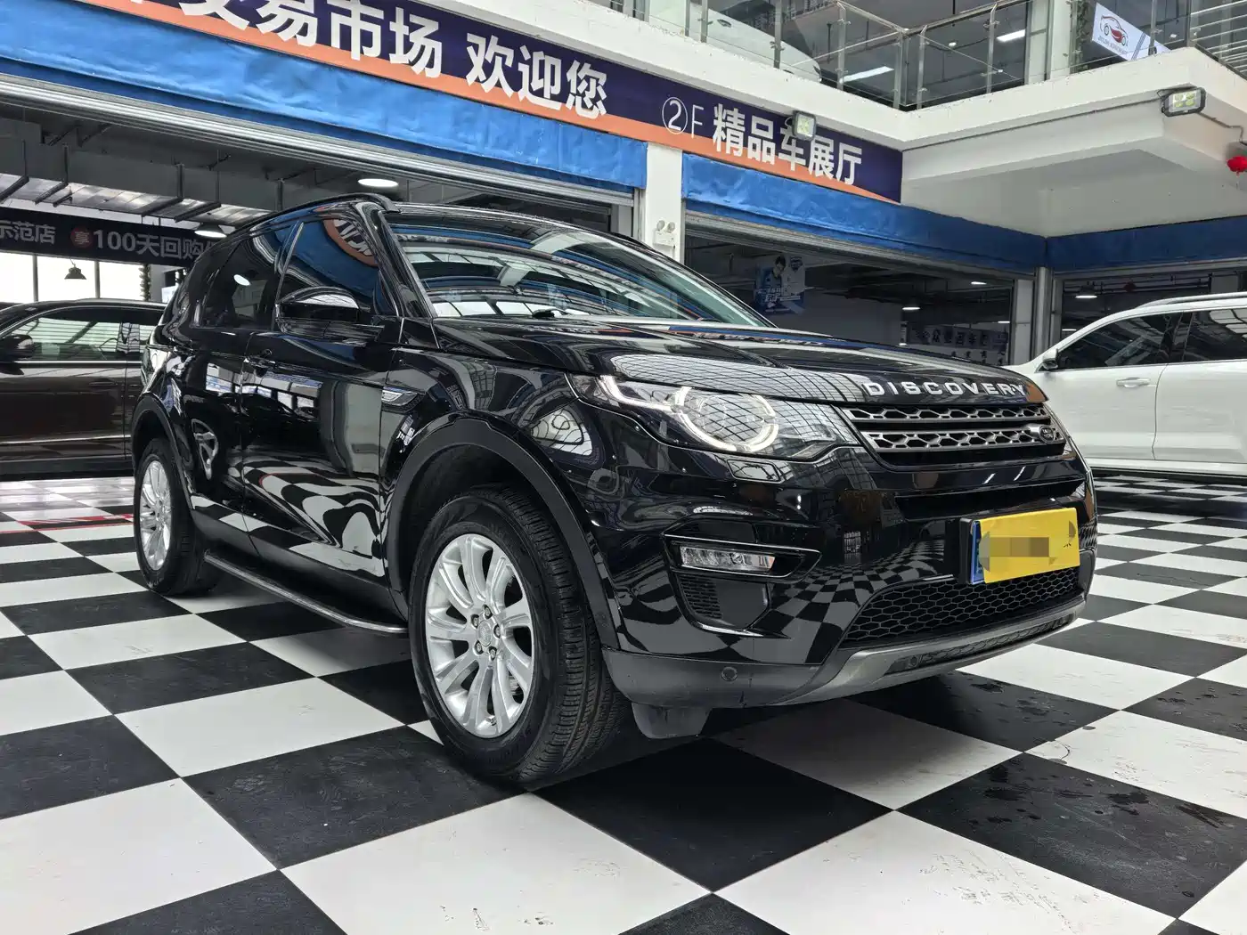 Land Rover Discovery Sport 2018 240PS SE Edition фото 2