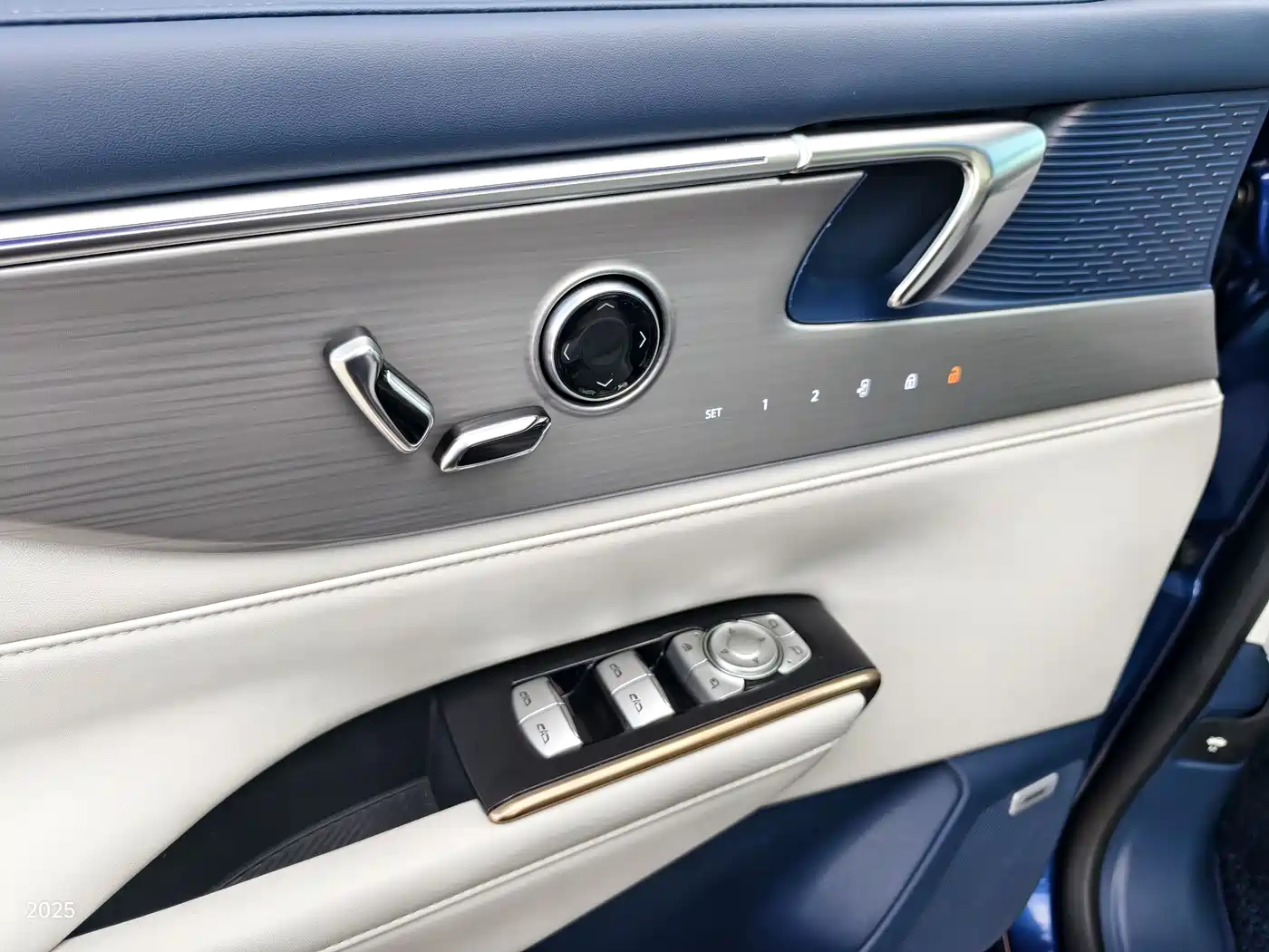 BUICK GL8 NEW ENERGY