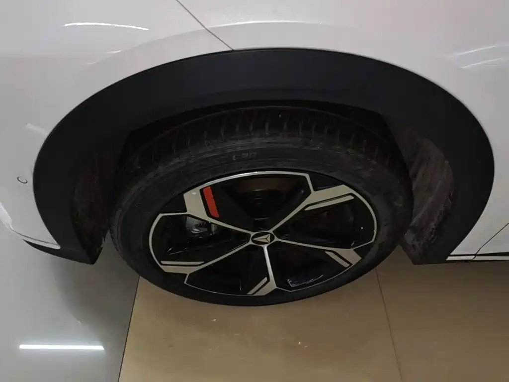 Deepal S07 2025 2026 Extended Range Basic Model