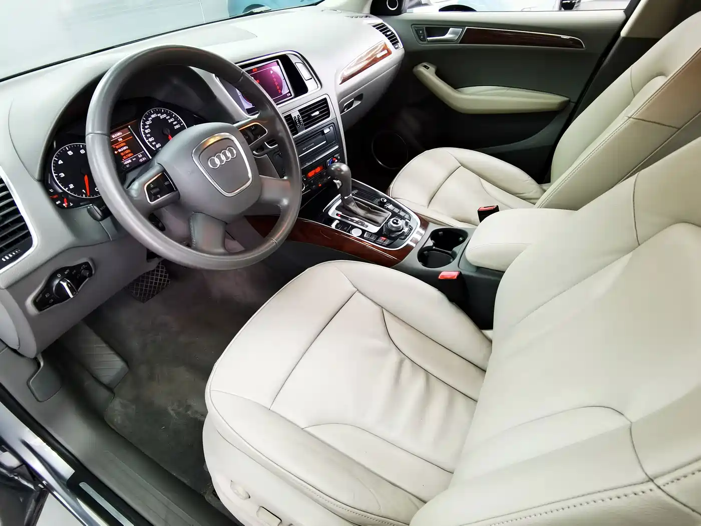 Audi Q5 2011 2012 2.0TFSI Comfort