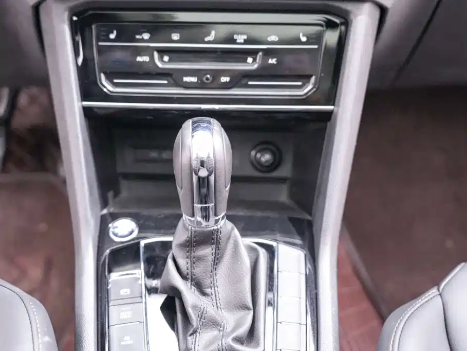 Volkswagen Tharu, миниатюра 11
