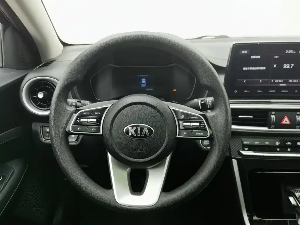 Photo 11 - Kia K3