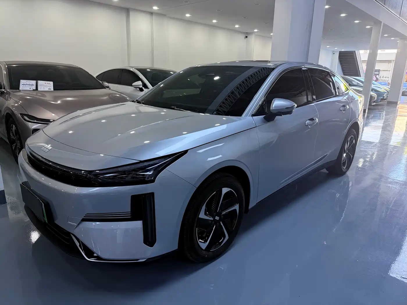 Geely Galaxy Galaxy L6 2025 EM-i 140km Starship Edition