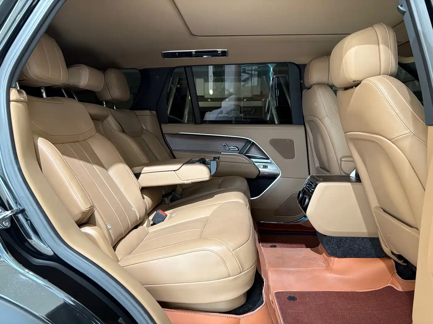 Land Rover Range Rover 2025 2025 3.0 L6 400PS Flourishing Era Extended Wheelbase