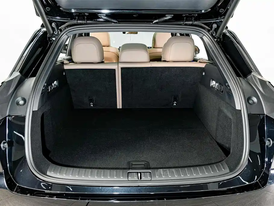 Li Auto i6 2026 2025 2WD Base Model