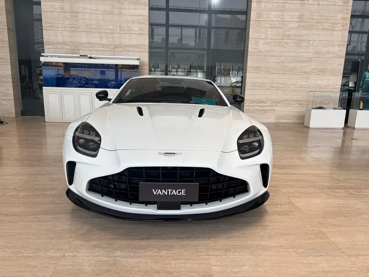 Aston Martin V8 Vantage, 2026 год