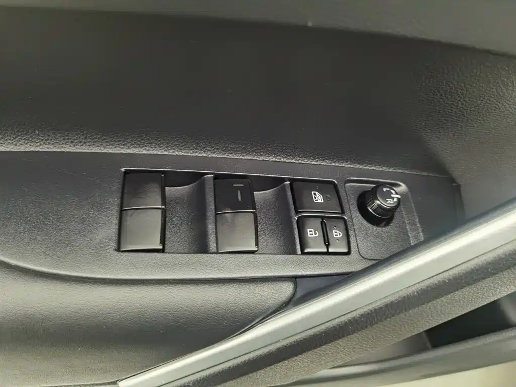 Toyota Corolla Cross, миниатюра 9