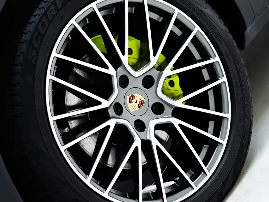 PORSCHE CAYENNE NEW ENERGY