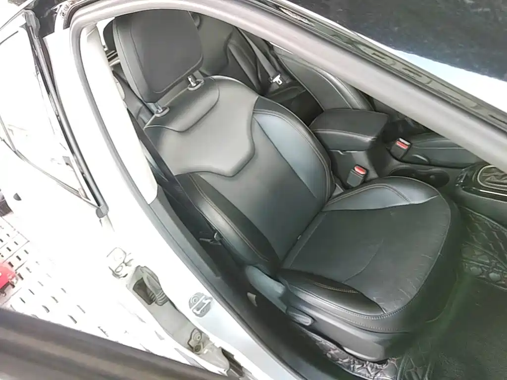 Фото 25 - Jeep Compass