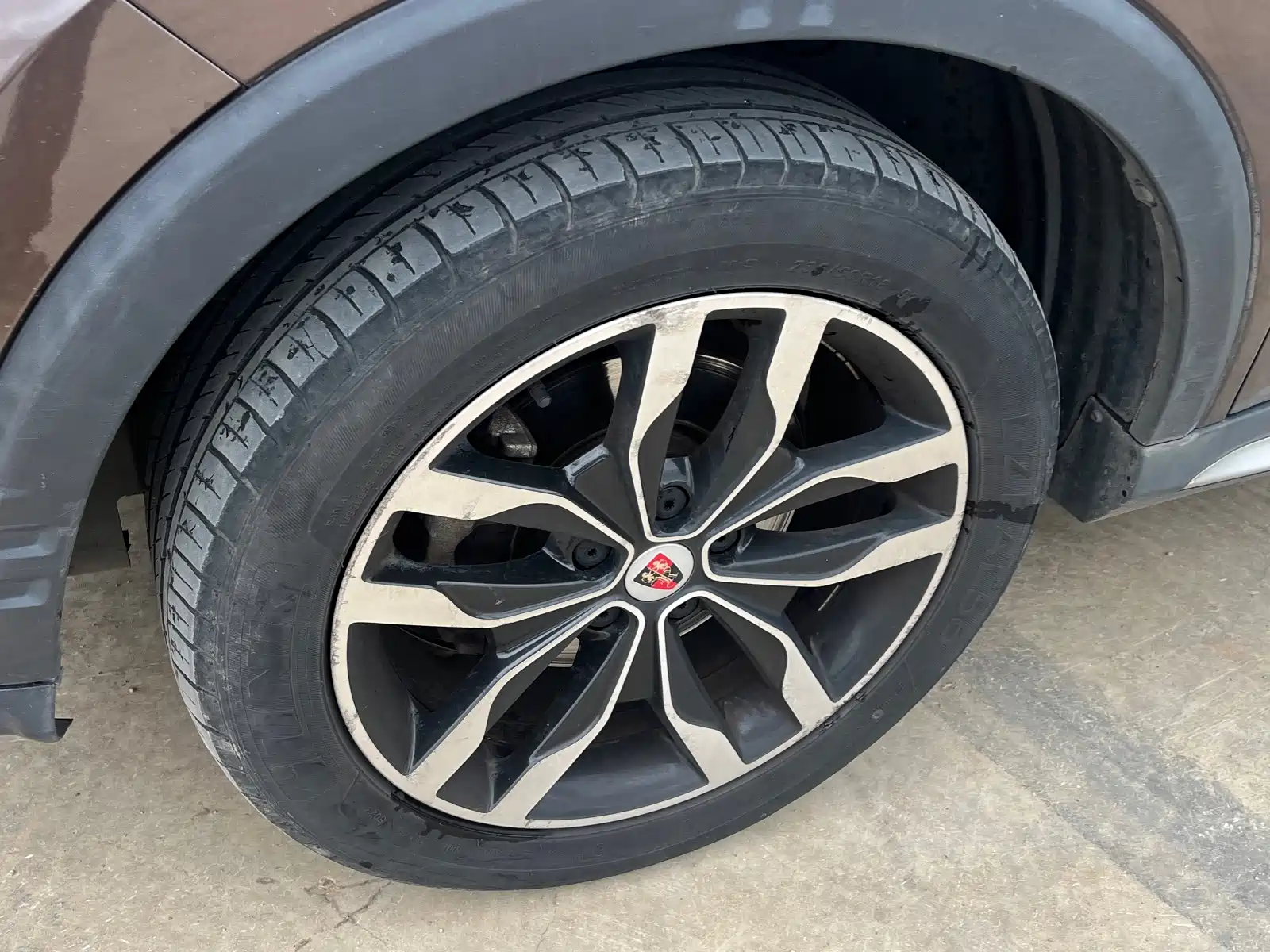 Фото 14 - Roewe RX5