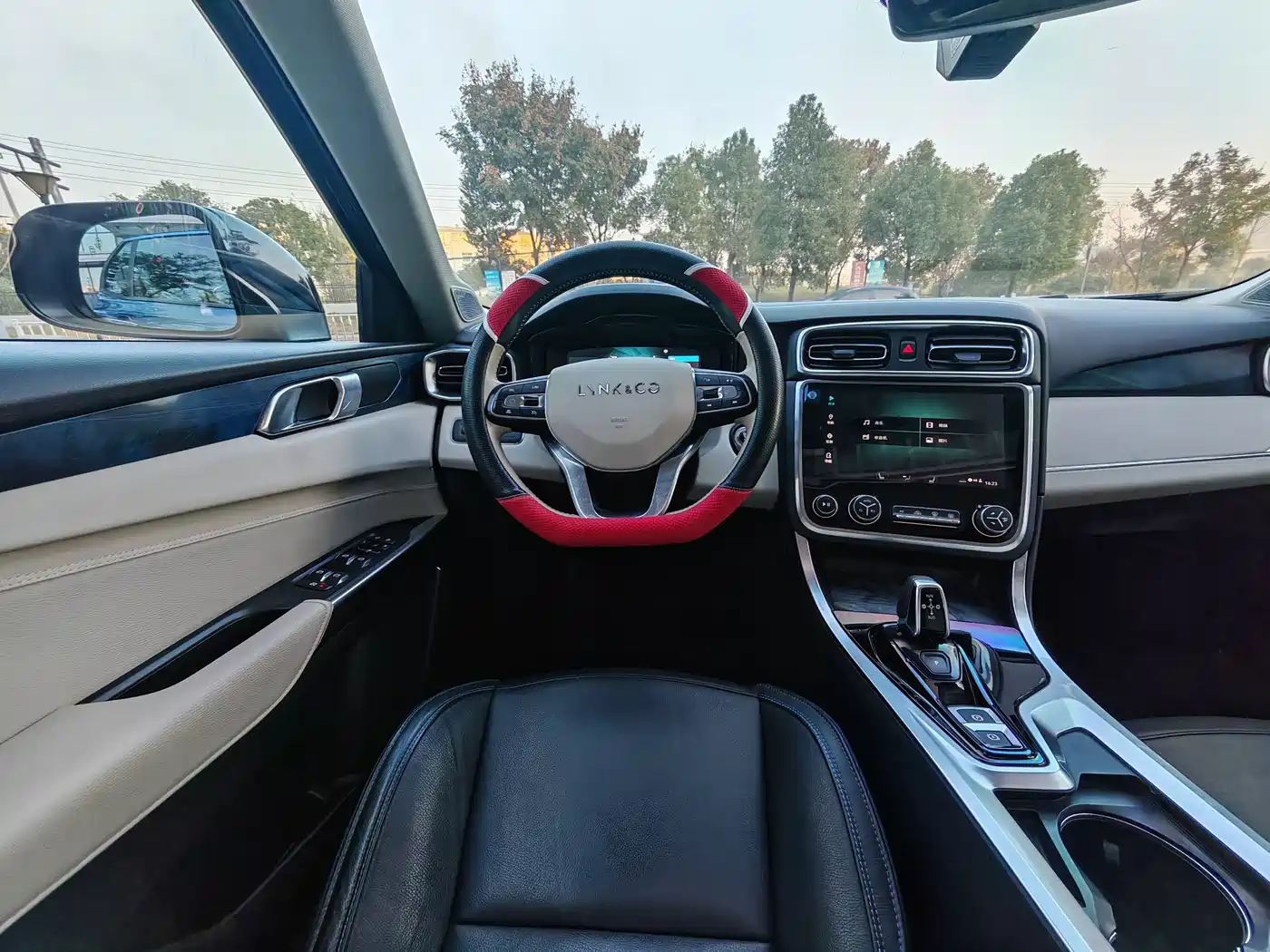 Lynk & Co 01 2019 2.0T 2WD Pro Edition China V фото 10