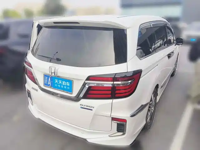 Honda Elysion 2019 2.0L Hybrid Luxury Edition — фото 2