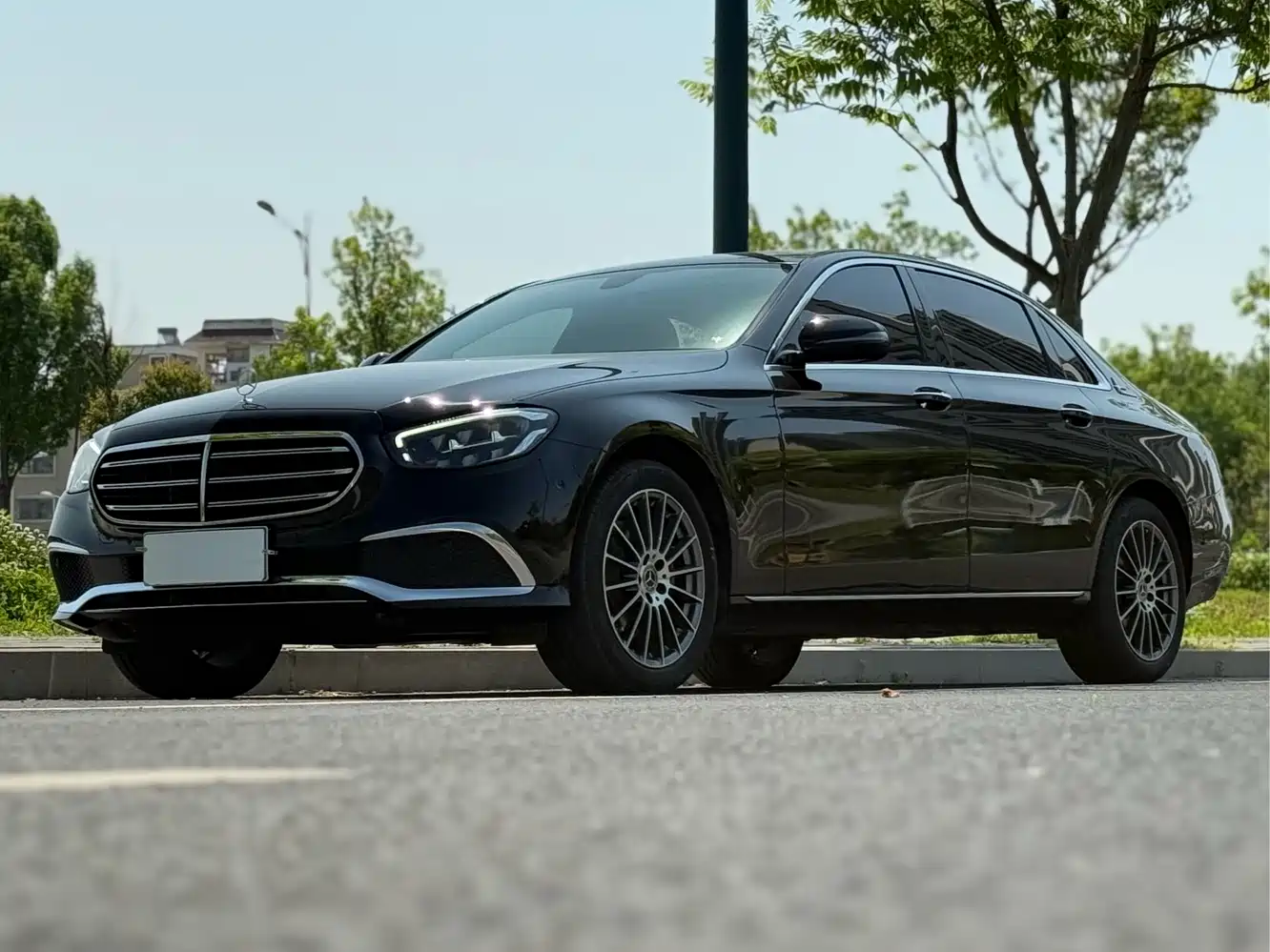 Mercedes-Benz E-Class 2023 E 260 L