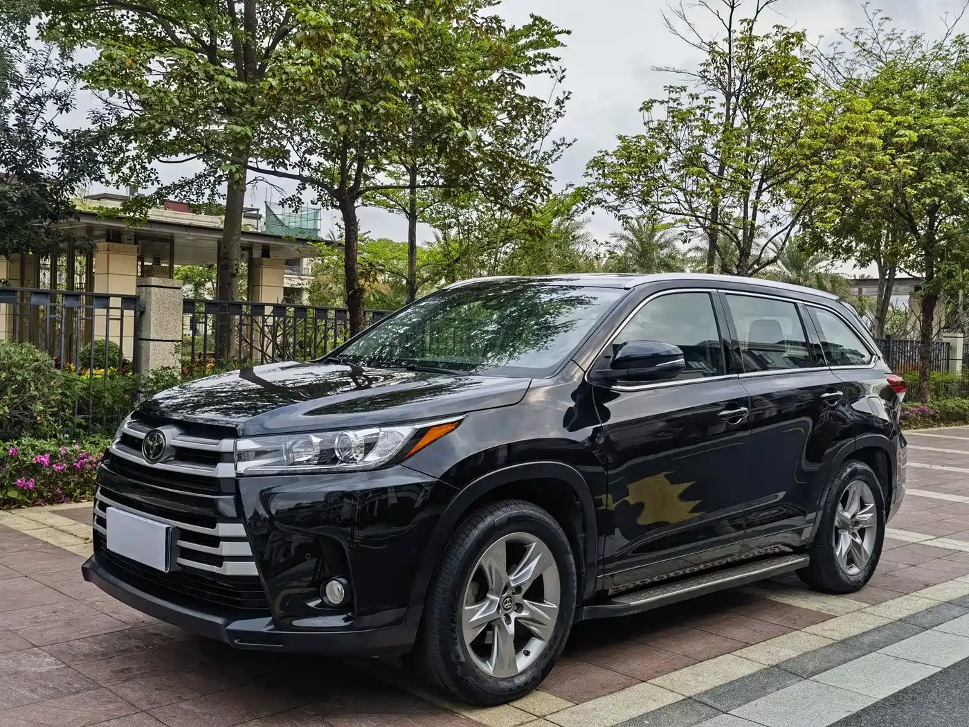 Toyota Highlander 2018 2.0T 4WD Luxury 7-seater China VI фото 2