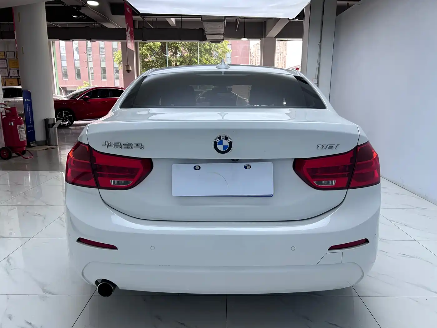 BMW 1 Series 2018 118i Fashion Edition фото 6
