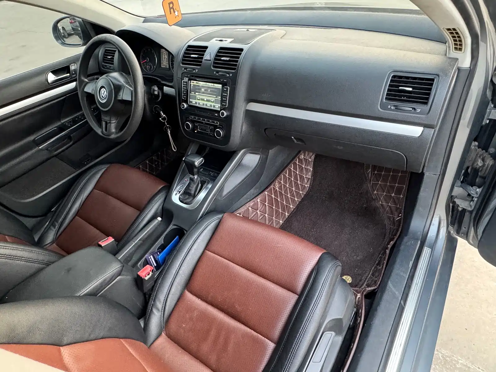 Photo 10 - Volkswagen Sagitar