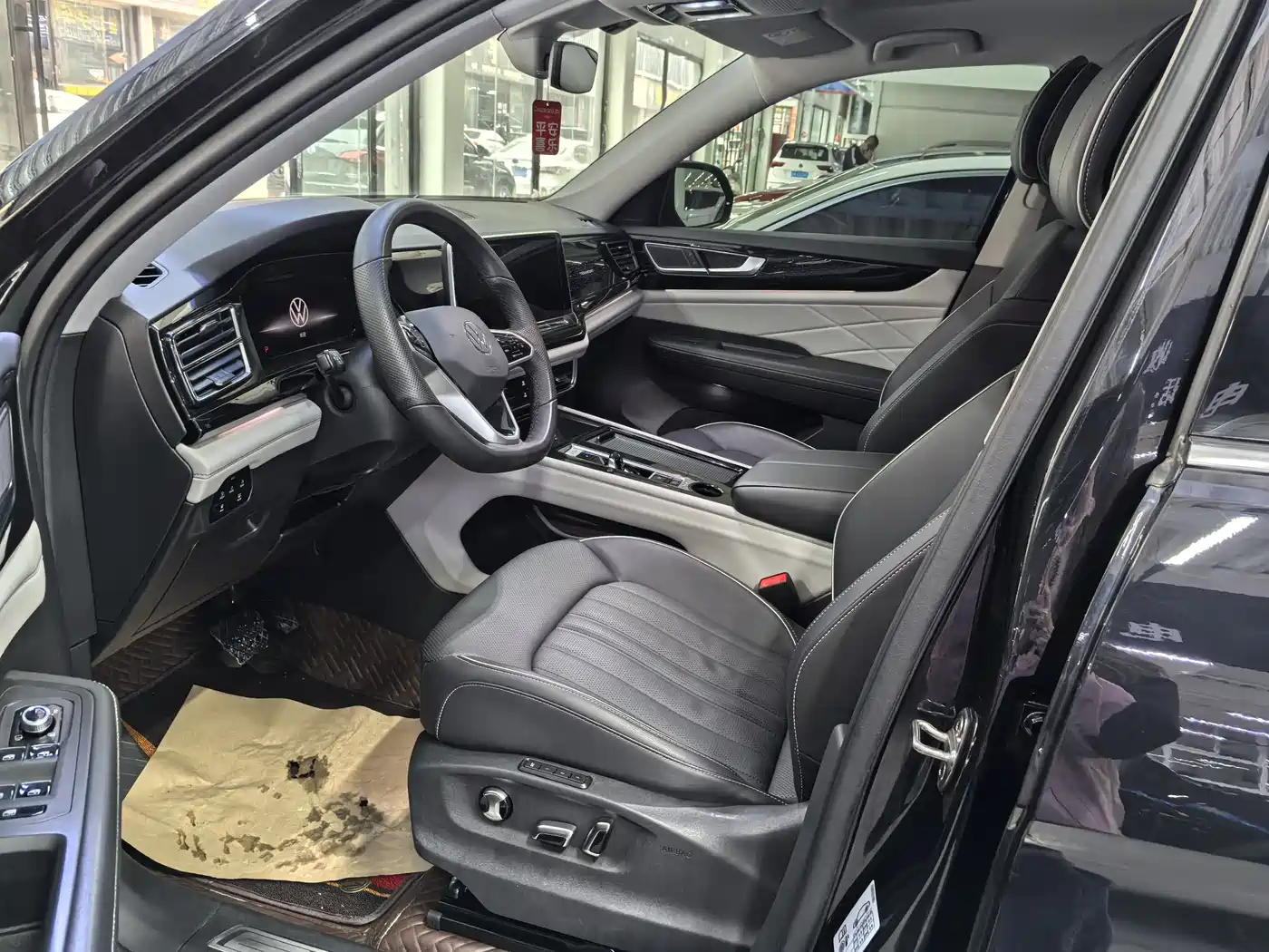 Volkswagen Teramont 2023 380TSI AWD Exclusive Luxury Edition фото 6