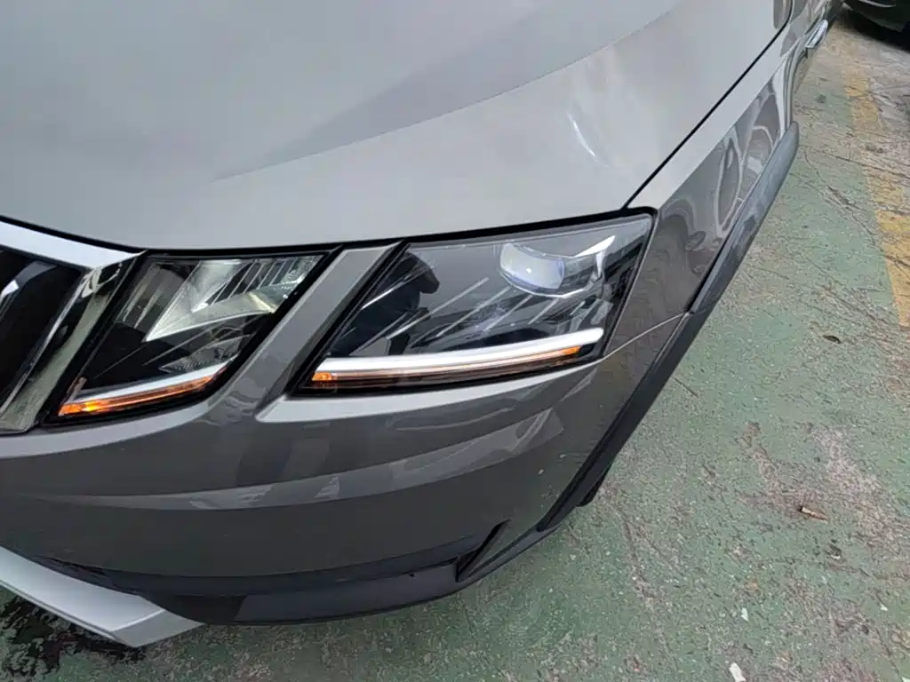 Фото 24 - Škoda Octavia