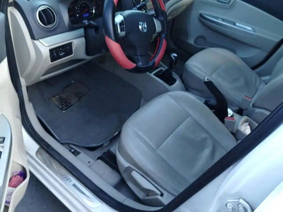 Changan Yuexiang V5 2013 2012 1.5L Manual Sport China IV