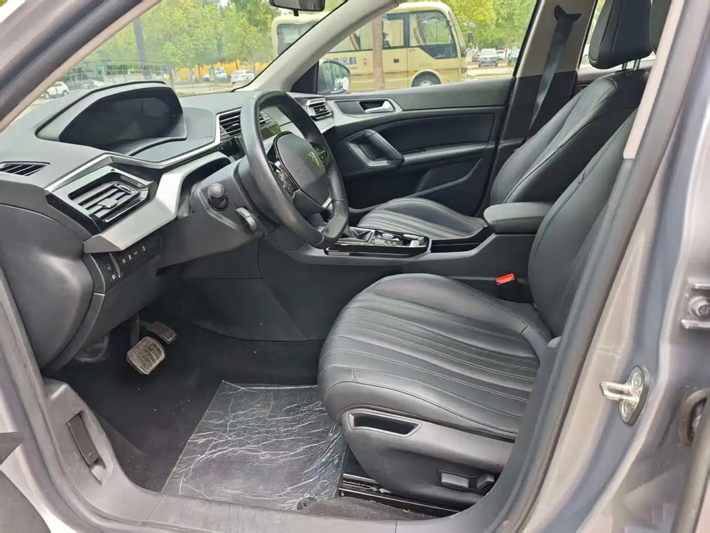 Peugeot 408 2023 2022 1.6T Light Chaser Edition