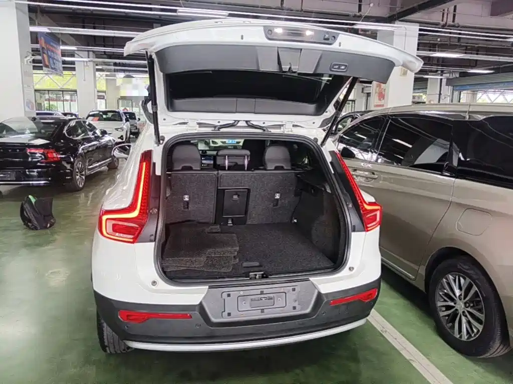 Volvo XC40 2024 2024 B3 Smart Elite Luxury Edition