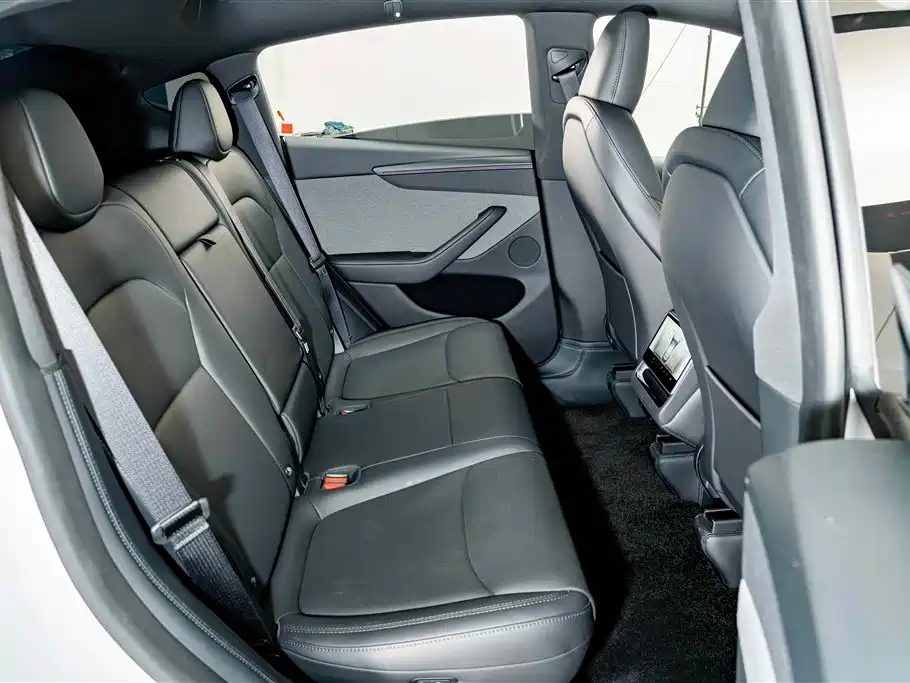 Tesla Model Y 2026 2026 Rear-Wheel Drive