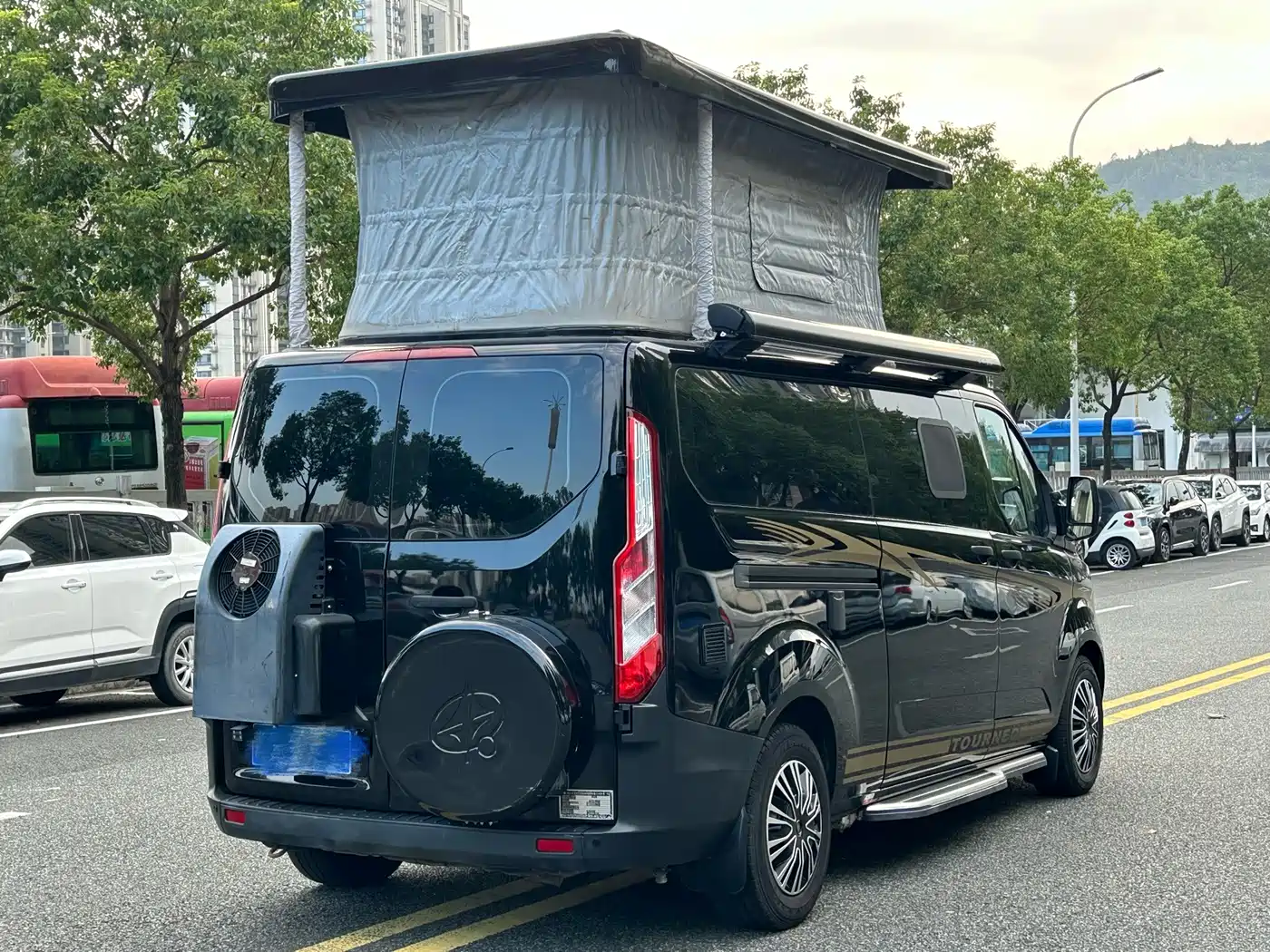 Ford Transit 2023 2022 2.0T Gasoline Automatic Multi-purpose Commercial Vehicle Medium Wheelbase Low Roof Dual-opening Tailgate China VI