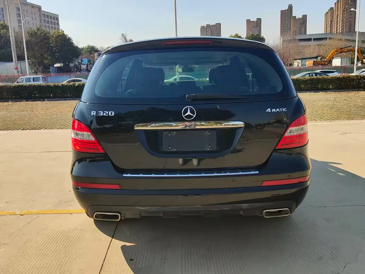 Mercedes-Benz R-Class 2017 R 320 4MATIC Luxury Collector's Edition фото 6