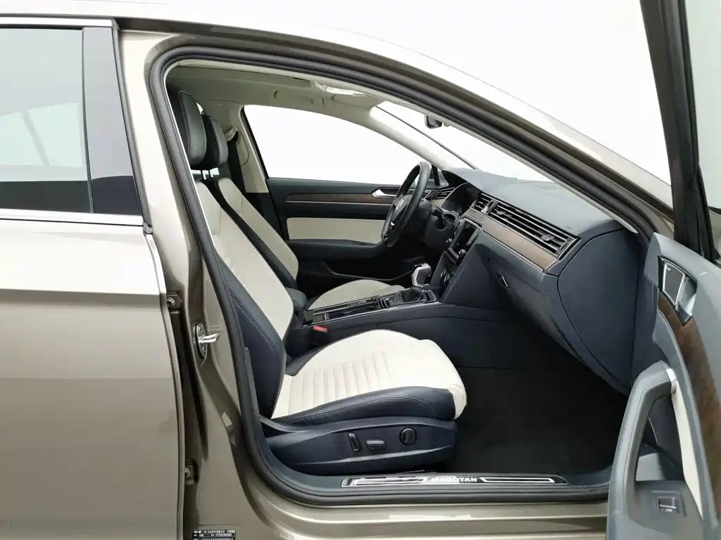 Фото 23 - Volkswagen Magotan
