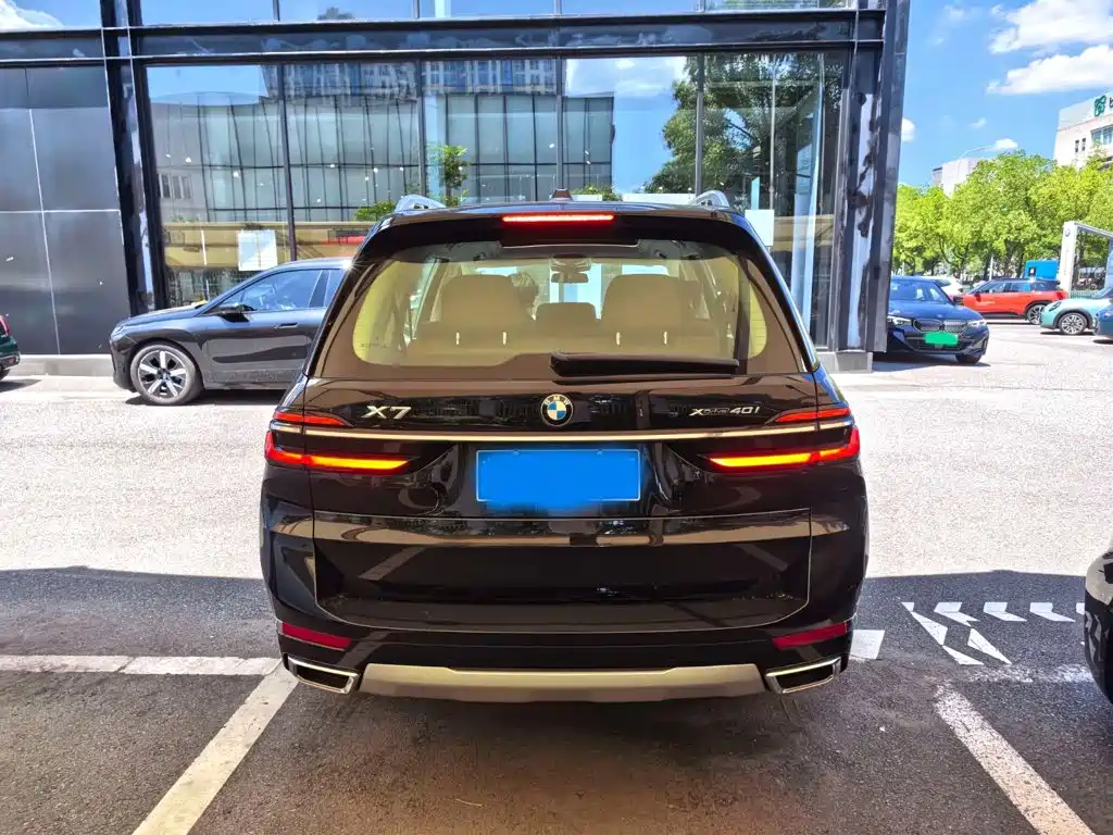 BMW X7 2025 2024 xDrive40i Leading Luxury Package