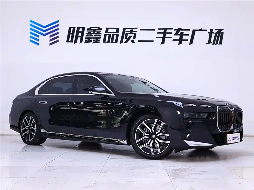 BMW 7 Series 2023 Model 735Li M Sport Package фото 5