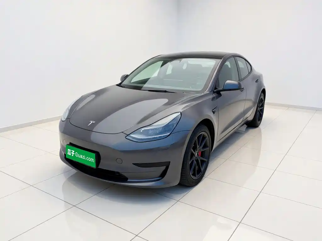Фото 1 - Tesla Model 3