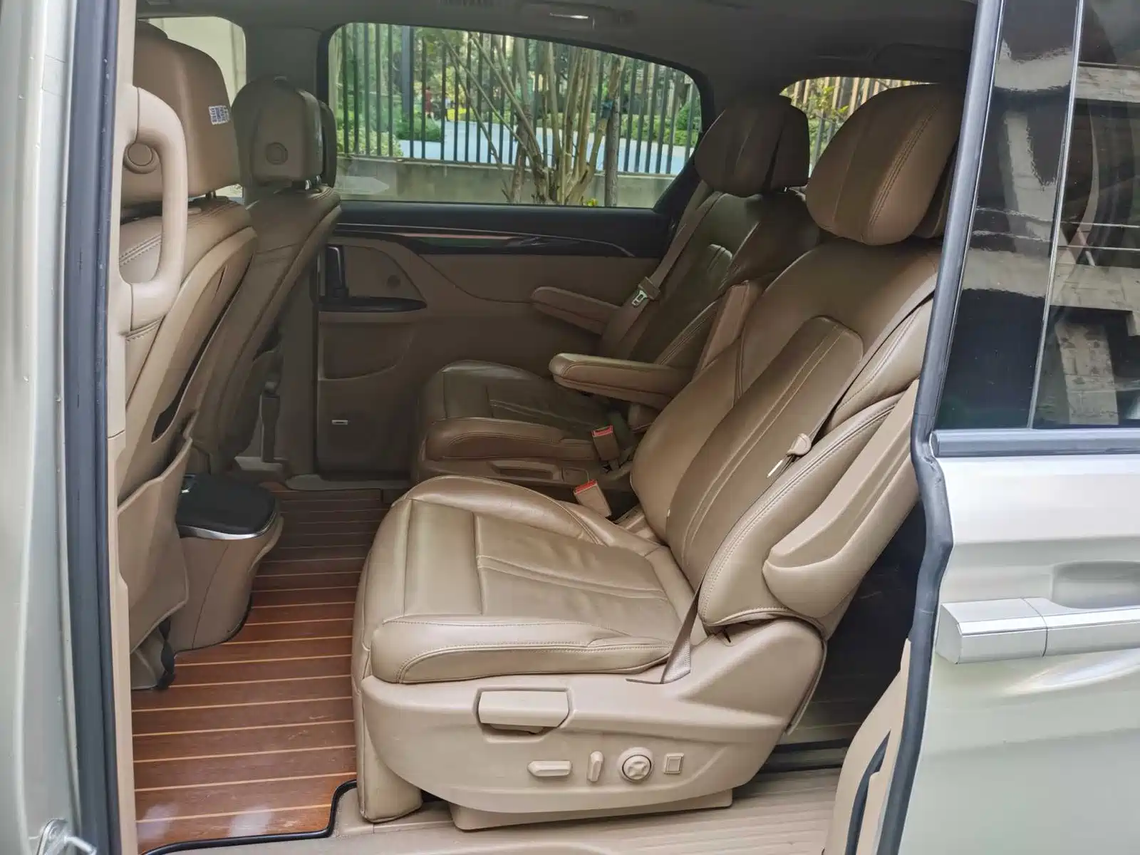 Фото 7 - Buick GL8