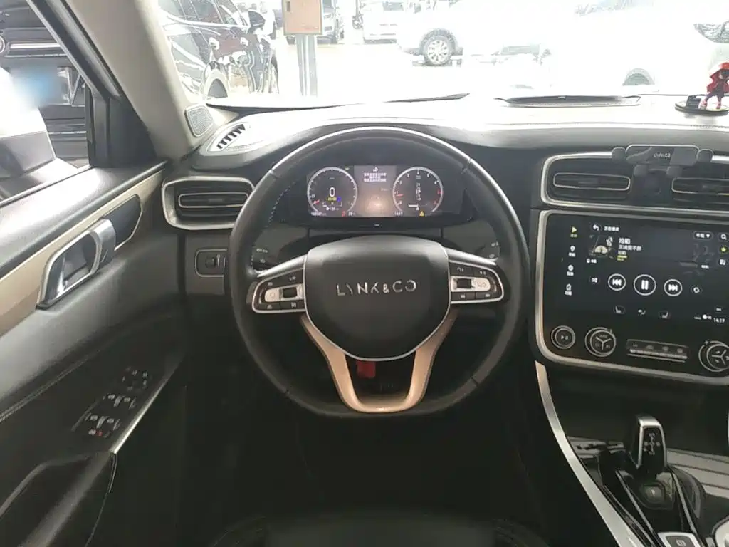 Lynk & Co 01 2018 2017 2.0T 2WD Pro Version