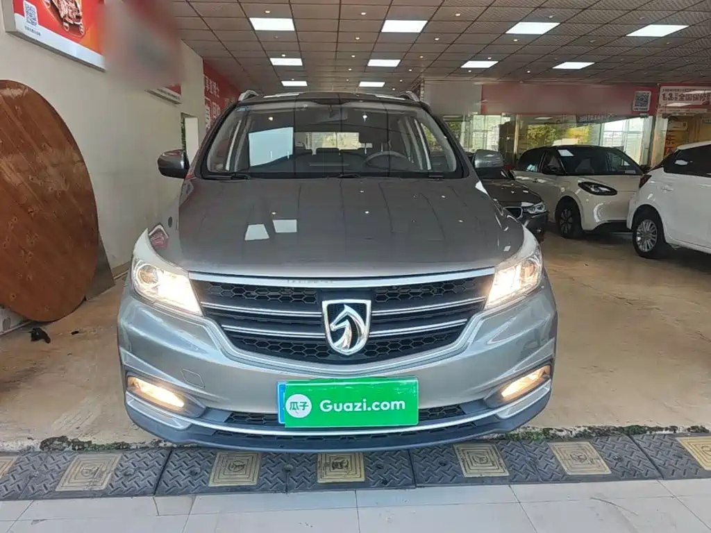 Baojun 730 2020 2019 1.5T CVT Fashion Edition 7-Seater China VI