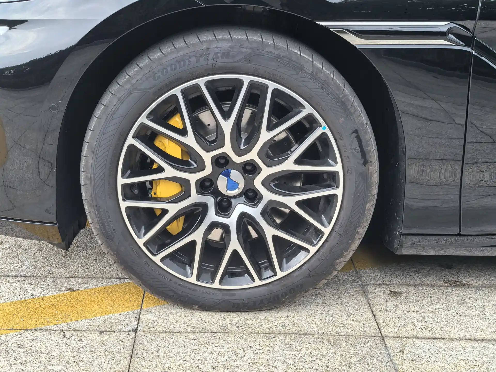 Фото 7 - Denza Z9GT
