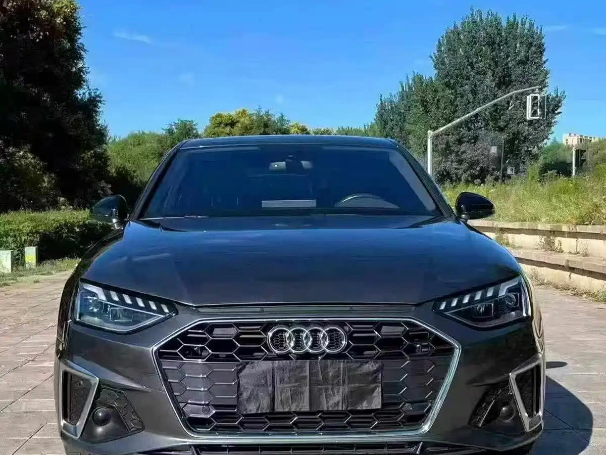 Photo 2 - Audi A4L