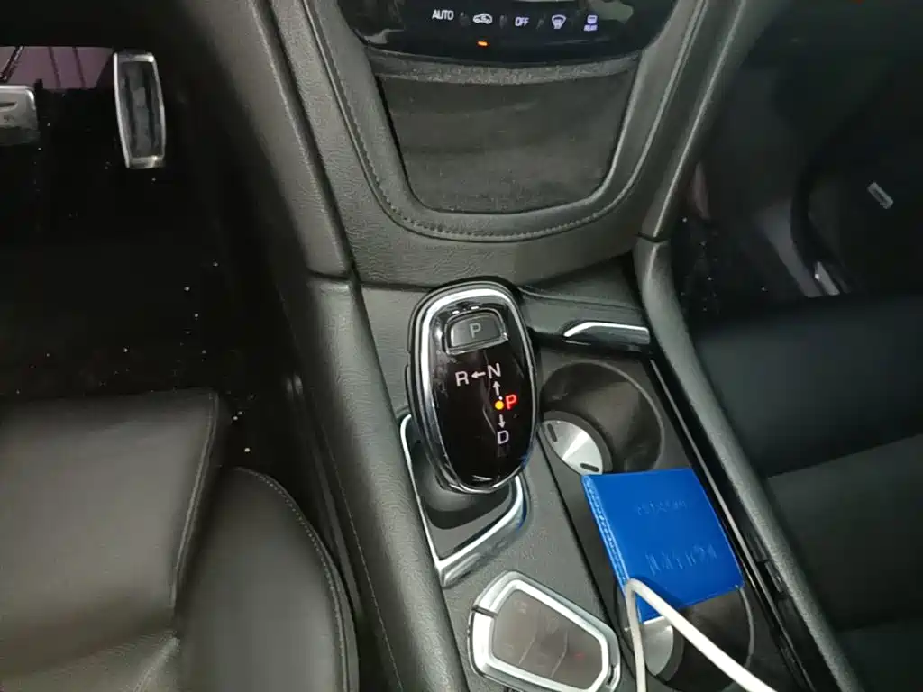 Cadillac XT5 2016 2016 28T AWD Luxury Model