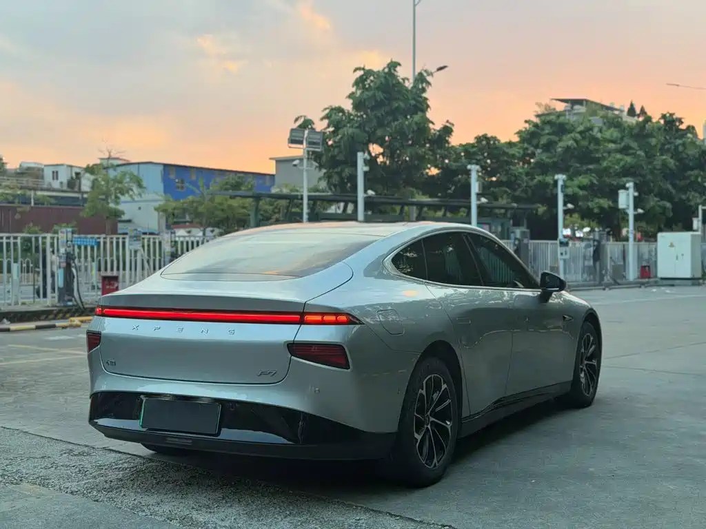 Фото 26 - XPeng P7