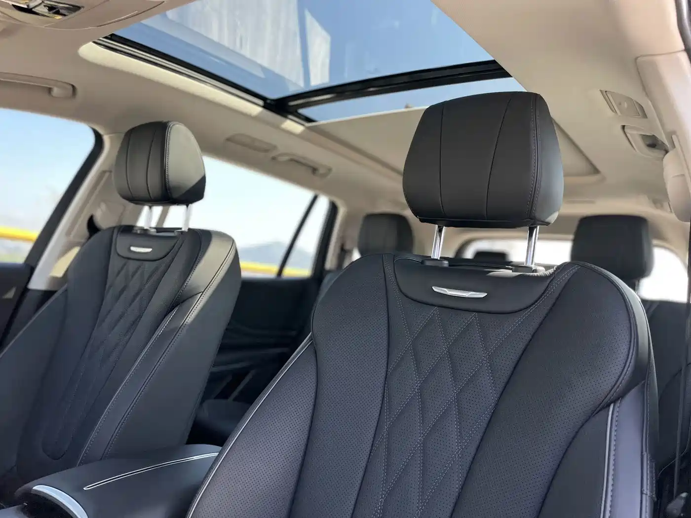 Hongqi HS7 PHEV 2024 2024 2.0T PHEV 4WD Flagship Edition 6-seater