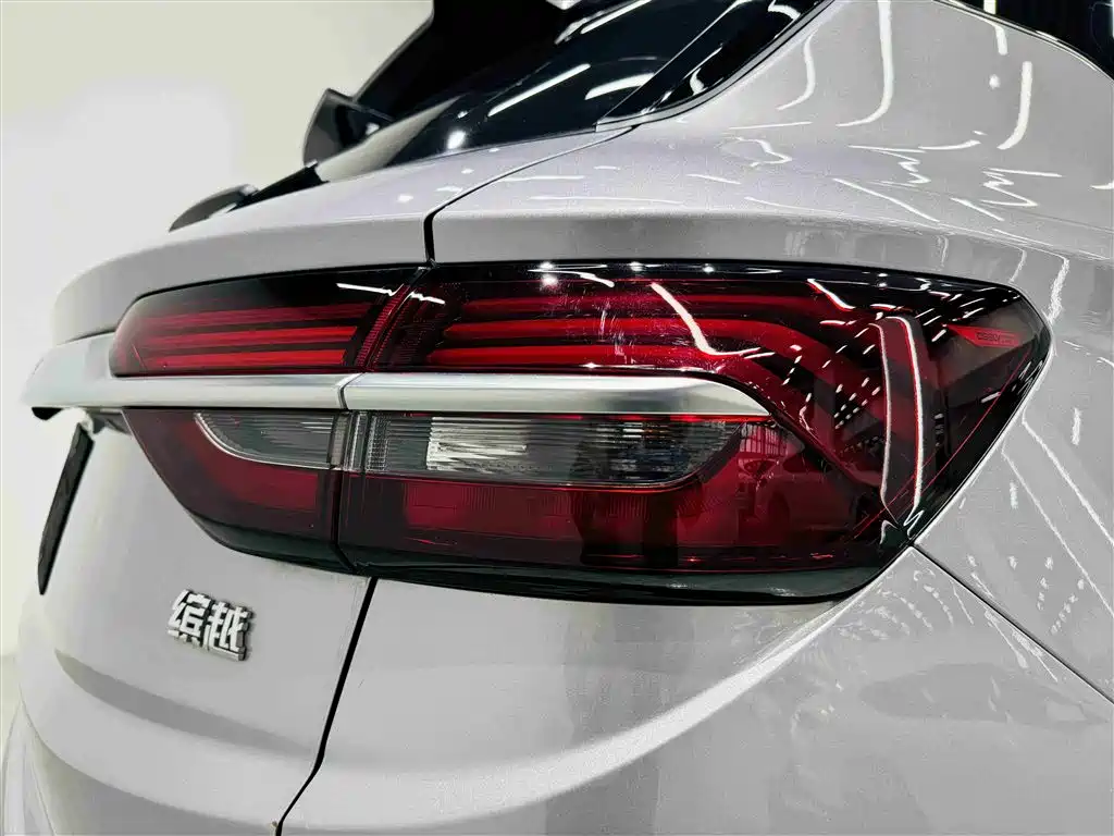 Фото 22 - Geely Coolray