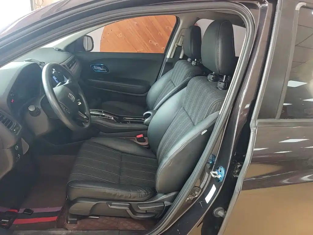 Photo 15 - Honda Vezel