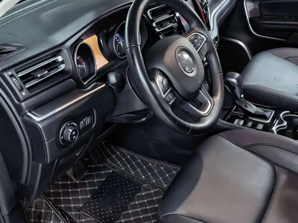 Jeep Commander 2019 2018 2.0T 4WD Ultimate Version China V