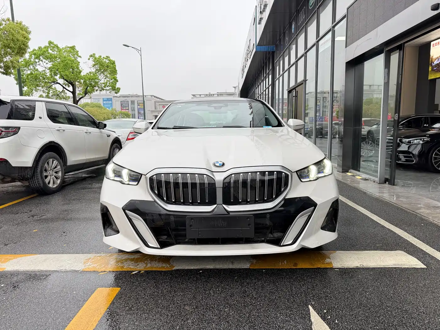 BMW 5 Series 2025 530Li Premium M Sport Package фото 2